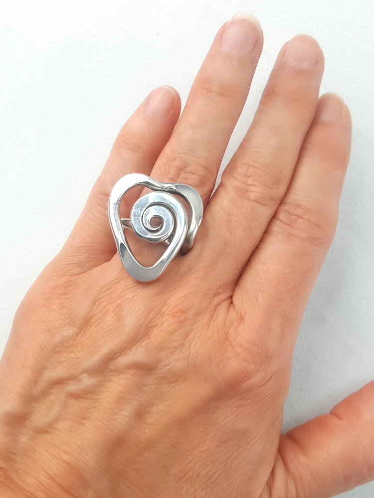 Swirl Heart Ring