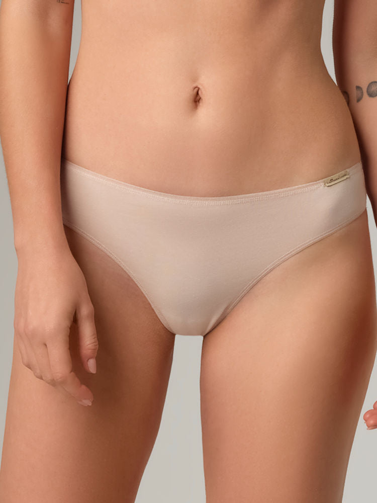 Yvonne Thong