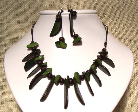 Tribu Necklace & Earrings Set